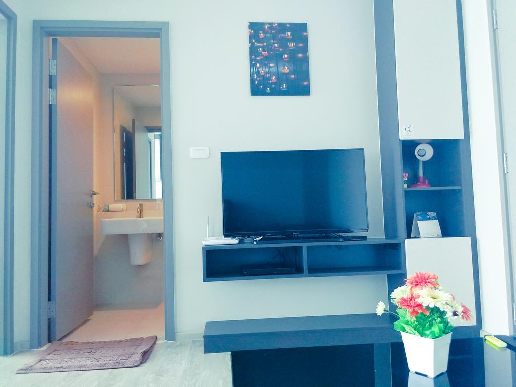 The Base Pattaya 芭提雅基地公寓 Exteriör bild