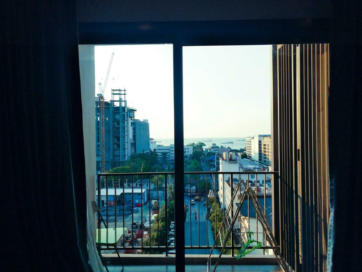 The Base Pattaya 芭提雅基地公寓 Exteriör bild